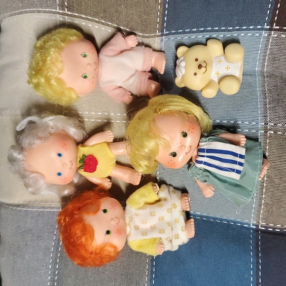 American Greetings Strawberry Shortcake Other - Strawberry Shortcake 1979 LOT 4 Different American Greetings Dolls & Clothes